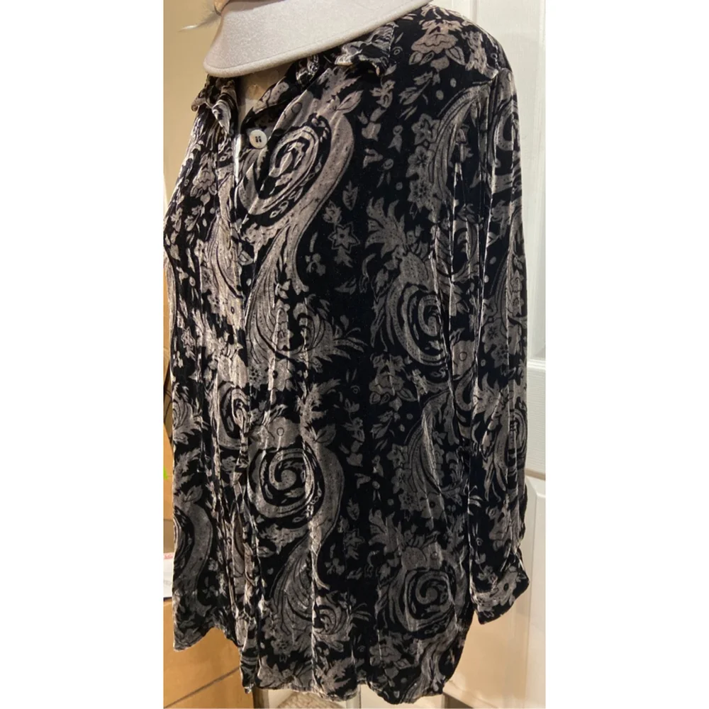 Coldwater Creek Women's Shirt Blouse XL Black Velvet Paisley Button-Down - Picture 4 of 10